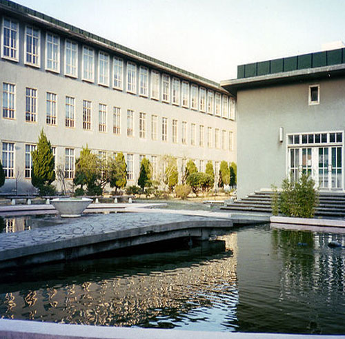 横滨国立大学