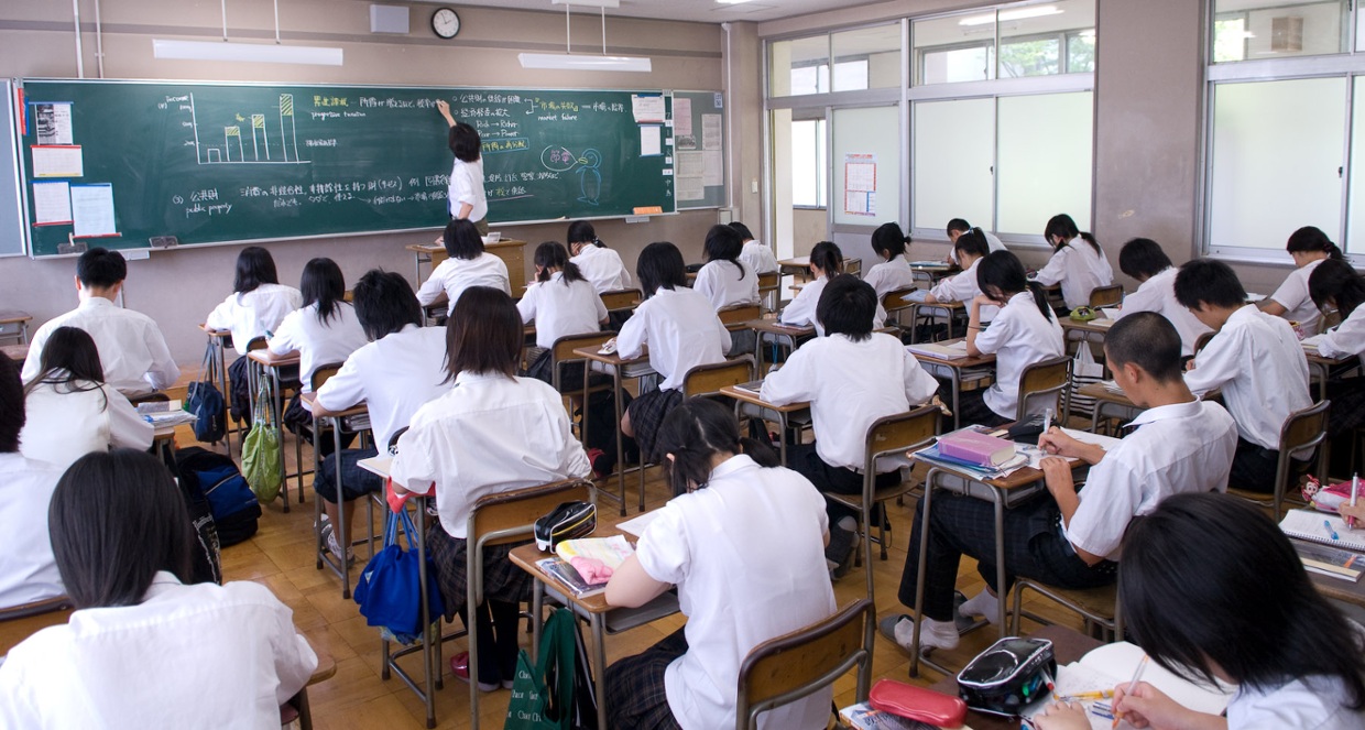日本高中生上学时间是怎么安排的？