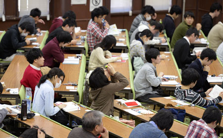 早稻田大学入学笔试都考什么内容？