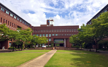 九州工业大学留学要托福吗？