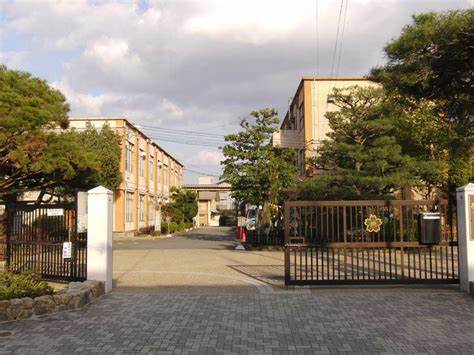 日本专门学校应该怎样申请？