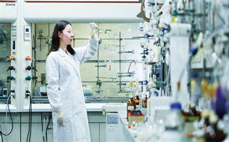 东京大学化学和生物技术系包含什么课程？